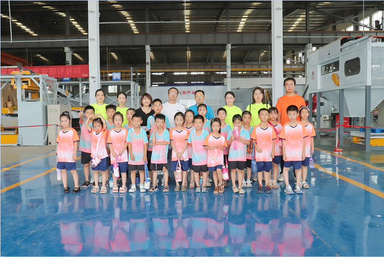 安丘市婦幼保健院“卓悅少年領袖心智天賦營”小學員到博陽機械游學參觀